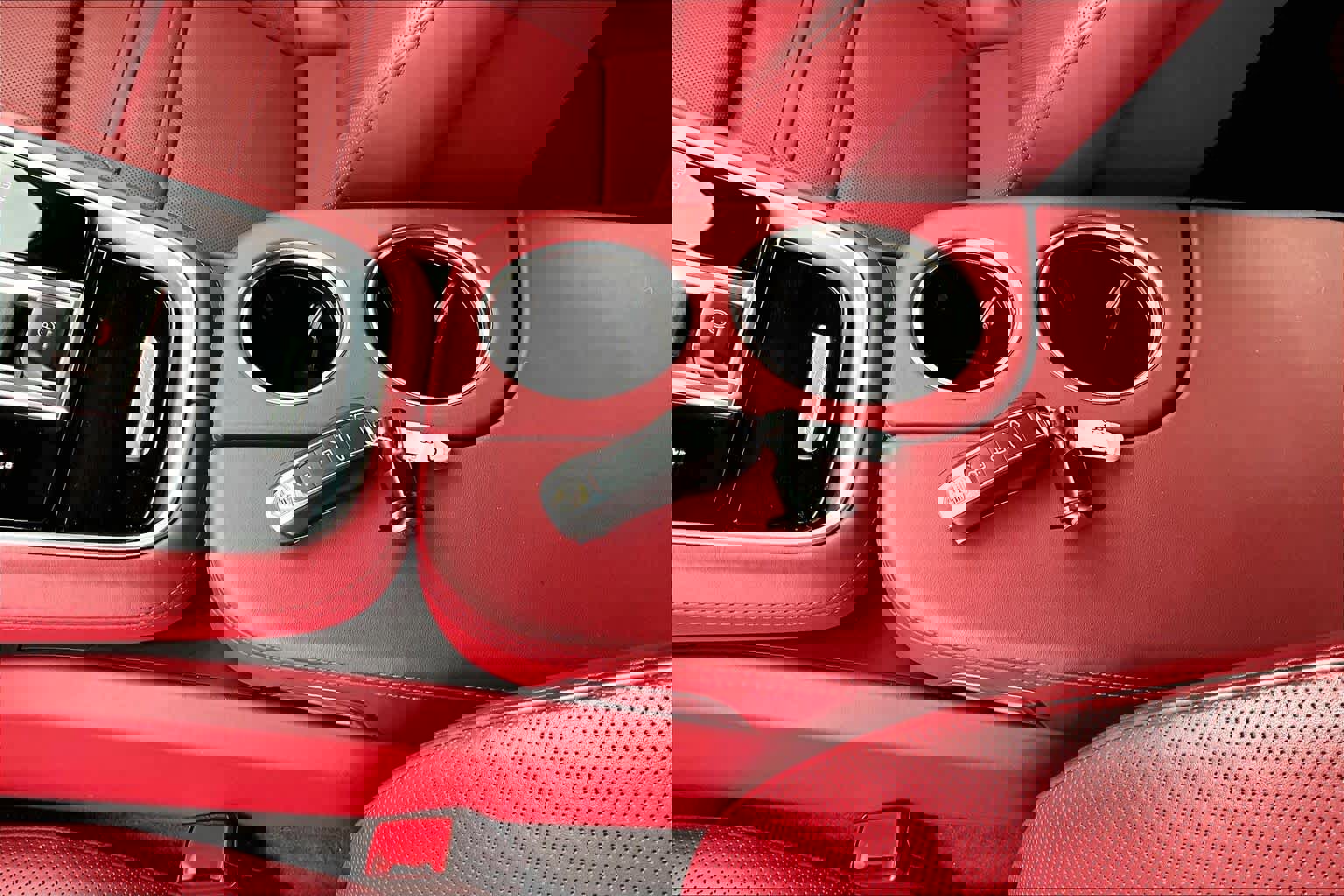 Used 2023 Porsche Panamera 4 Platinum Edition image 14