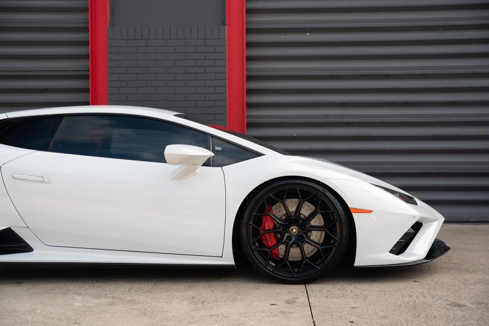 Used 2021 Lamborghini Huracan EVO image 4