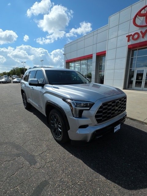 Used 2025 Toyota Sequoia Platinum image 7