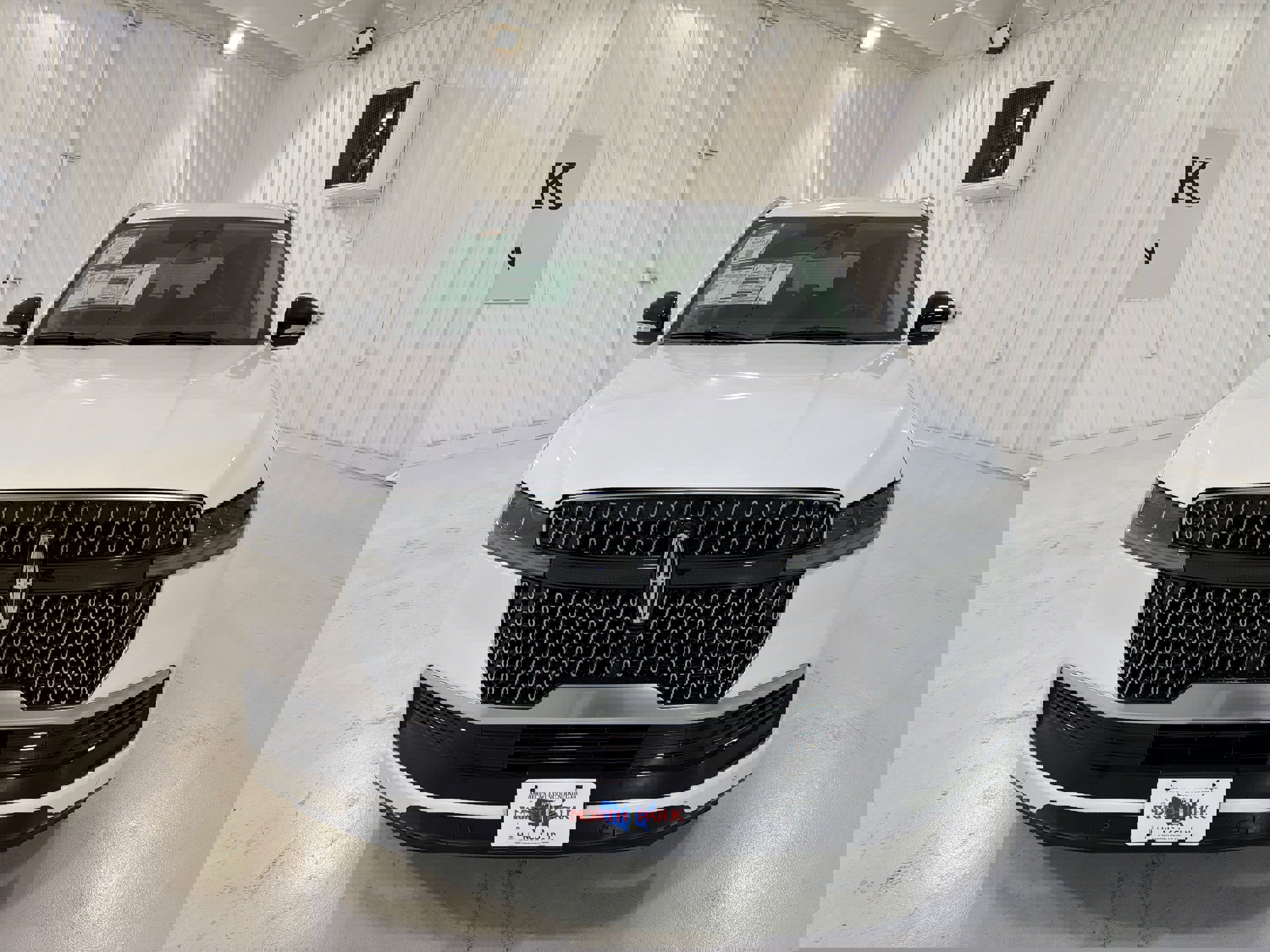 New 2026 Lincoln Navigator Premiere image 32