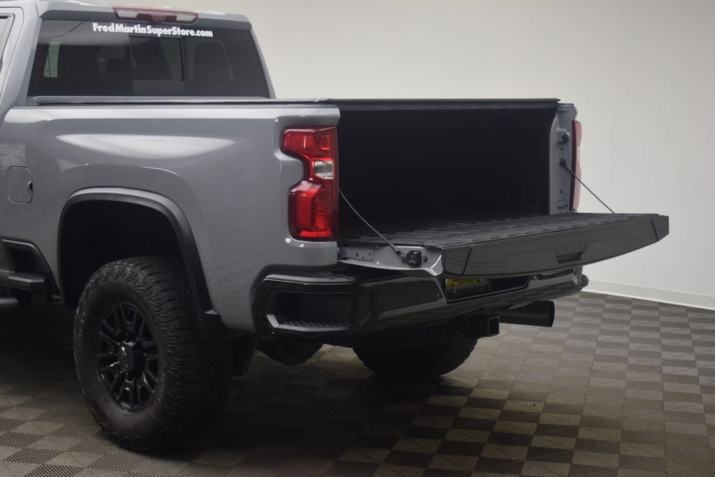 Used 2024 Chevrolet Silverado 2500 ZR2 w/ Technology Package AWD/4WD image 33
