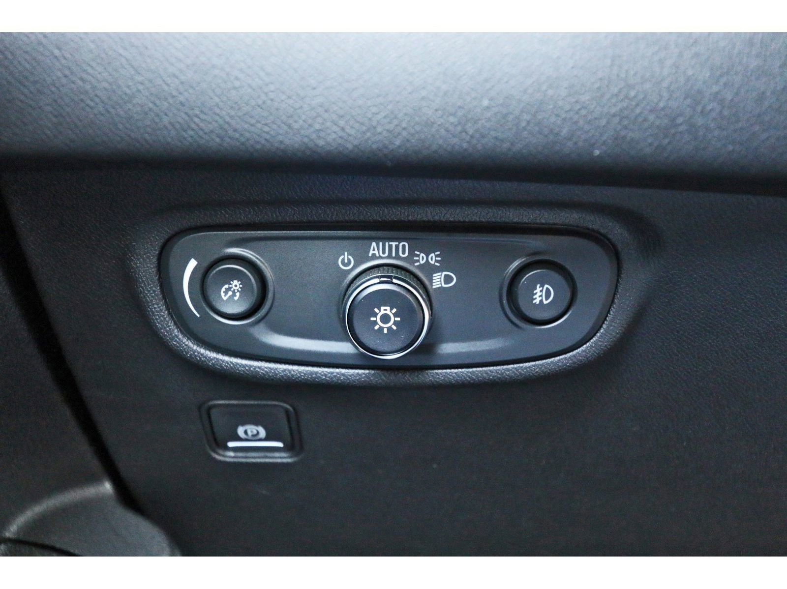 Used 2024 GMC Terrain SLT image 14