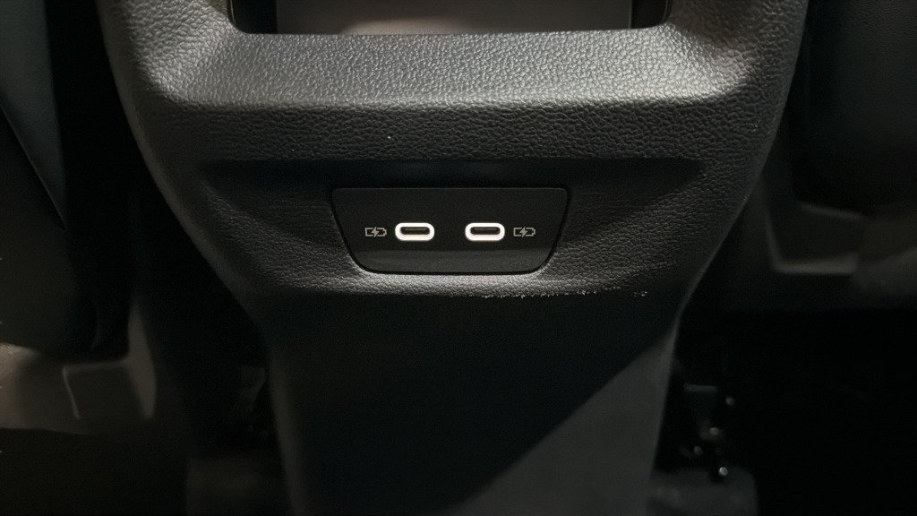 Certified 2025 Volkswagen Tiguan SE R-Line AWD/4WD image 33