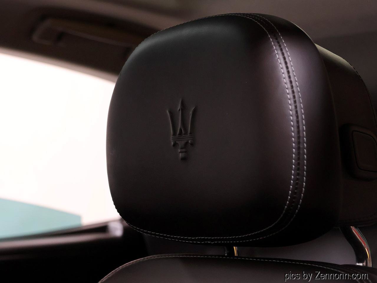 Used 2018 Maserati Levante GranLusso AWD/4WD image 12