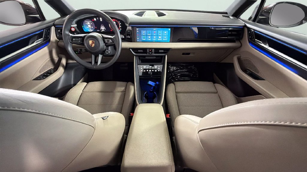 Used 2025 Porsche Macan Electric w/ Premium Package RWD image 33