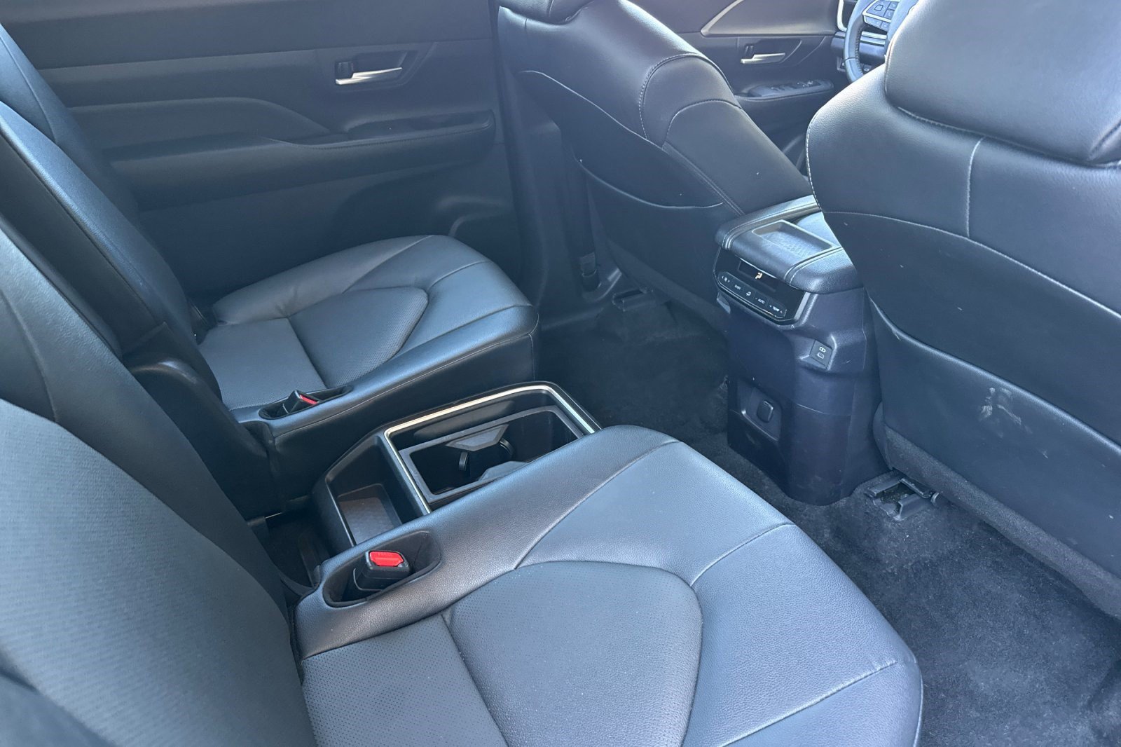 Used 2025 Toyota Grand Highlander FWD image 32