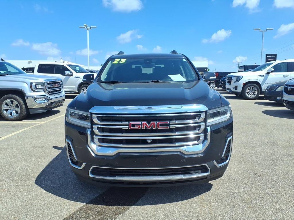 Used 2023 GMC Acadia SLT w/ Technology Package AWD/4WD image 2
