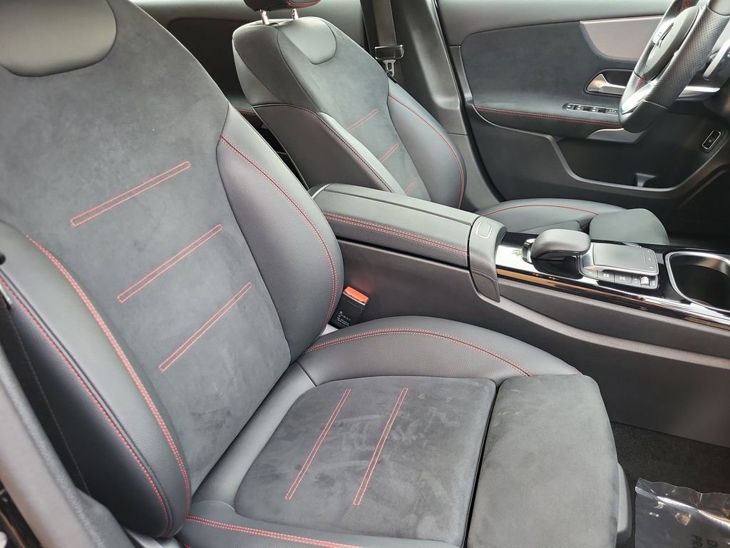 Used 2022 Mercedes-Benz A 220 4MATIC image 13