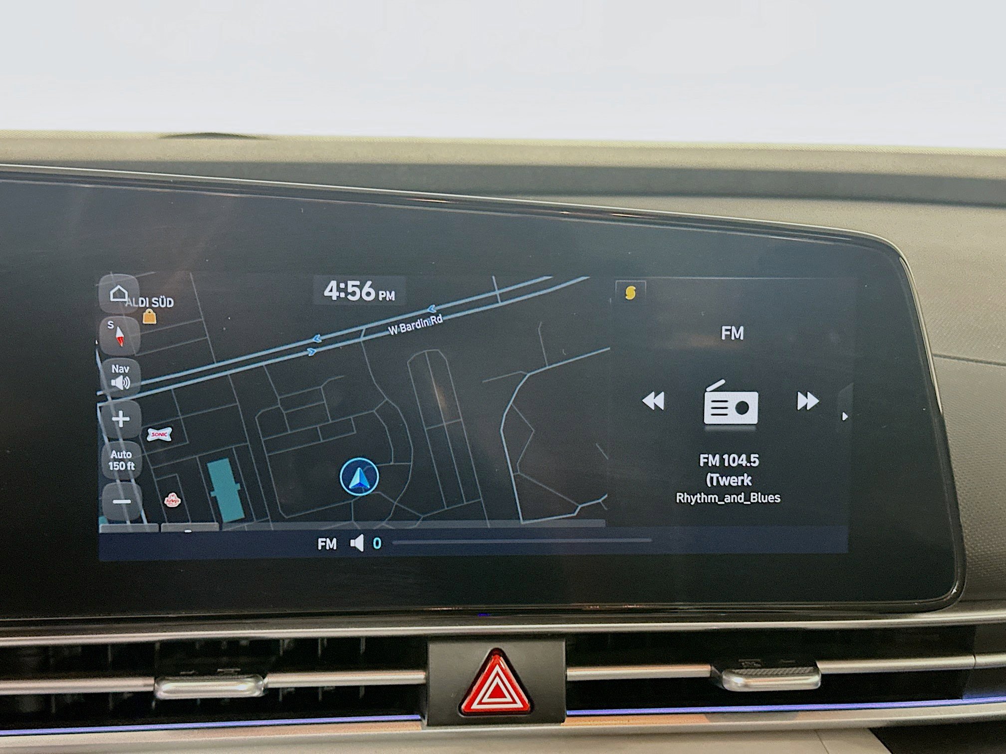 Used 2024 Hyundai Elantra Limited image 22