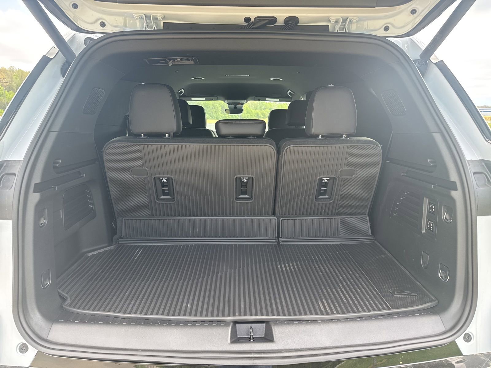 New 2026 Chevrolet Traverse High Country w/ LPO, Floor Liner Package AWD/4WD image 11