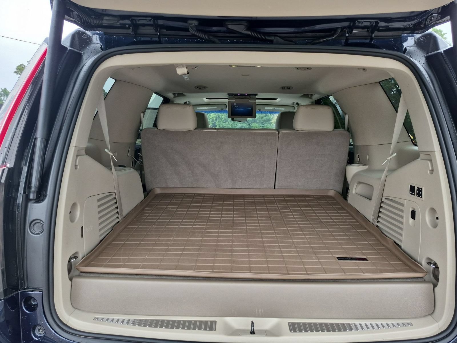 Certified 2019 Cadillac Escalade Luxury RWD image 27