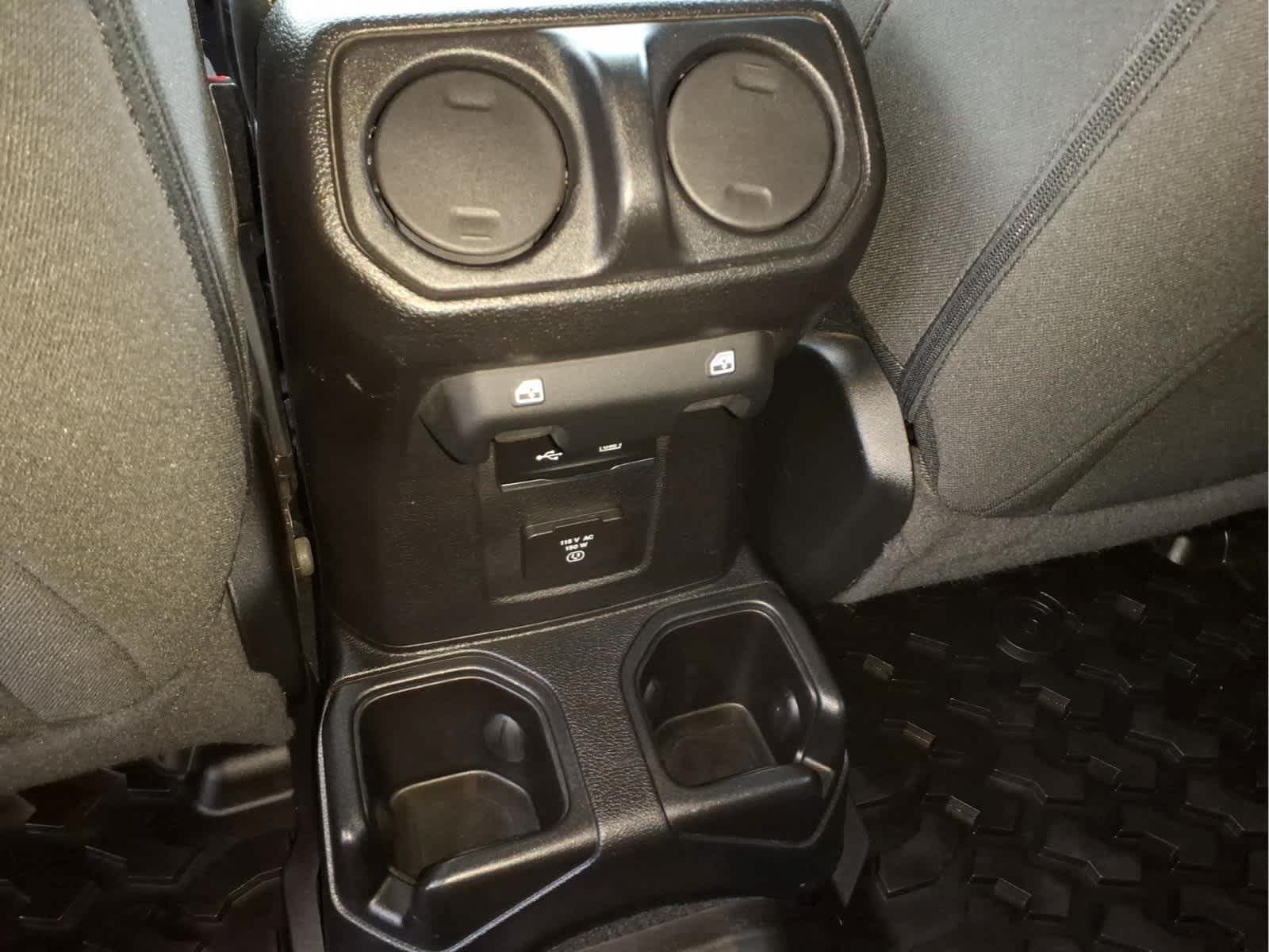 Used 2020 Jeep Wrangler Unlimited Sahara AWD/4WD image 13