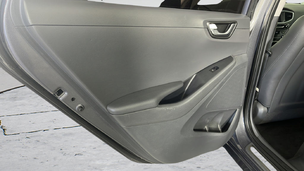 Used 2018 Hyundai Ioniq Limited FWD image 15