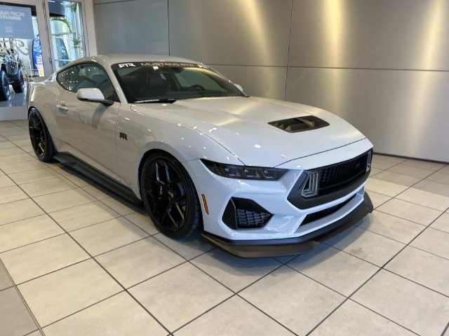 Used 2026 Ford Mustang GT Premium w/ GT Performance Package RWD image 3