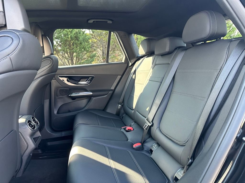 Used 2026 Mercedes-Benz GLC 300 image 19