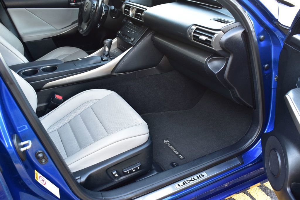 Used 2016 Lexus IS 200t 4dr Sedan w/ F Sport Package image 20