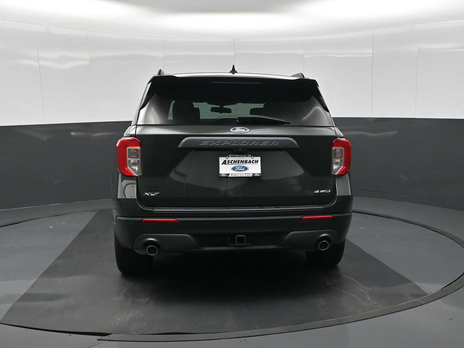 Used 2023 Ford Explorer XLT w/ Equipment Group 202A AWD/4WD image 7