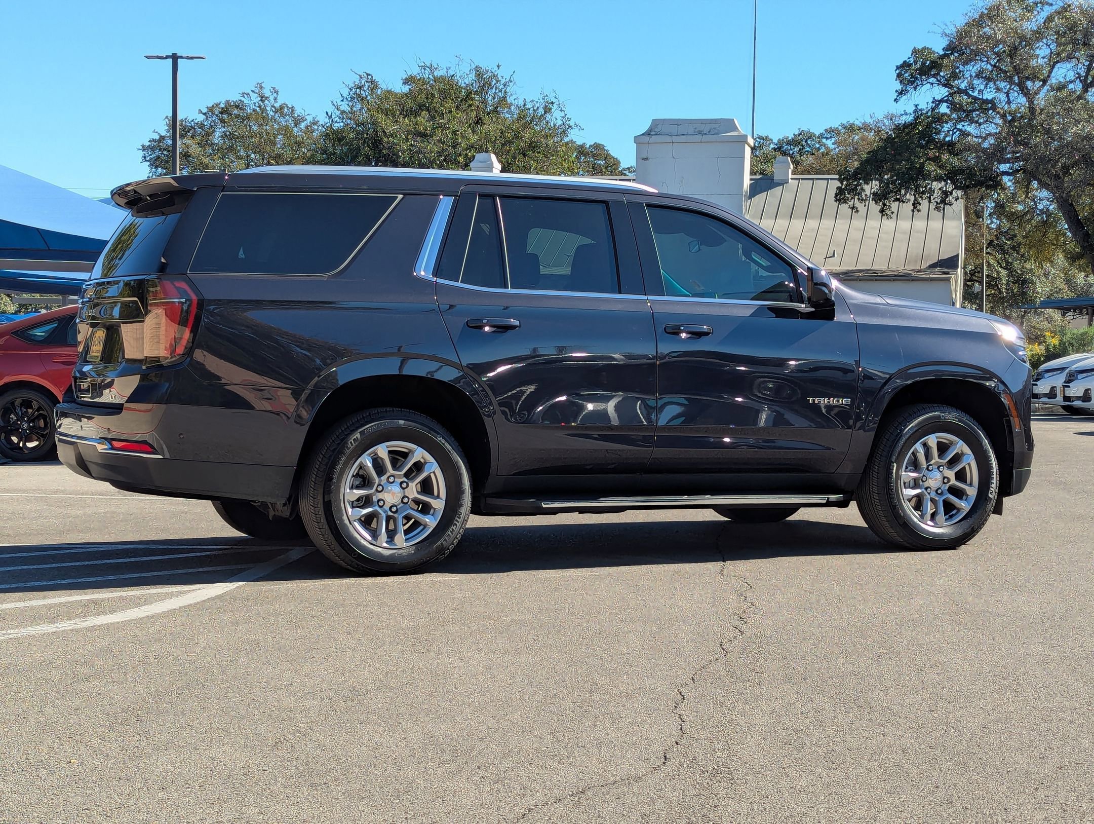 Used 2025 Chevrolet Tahoe LT image 4