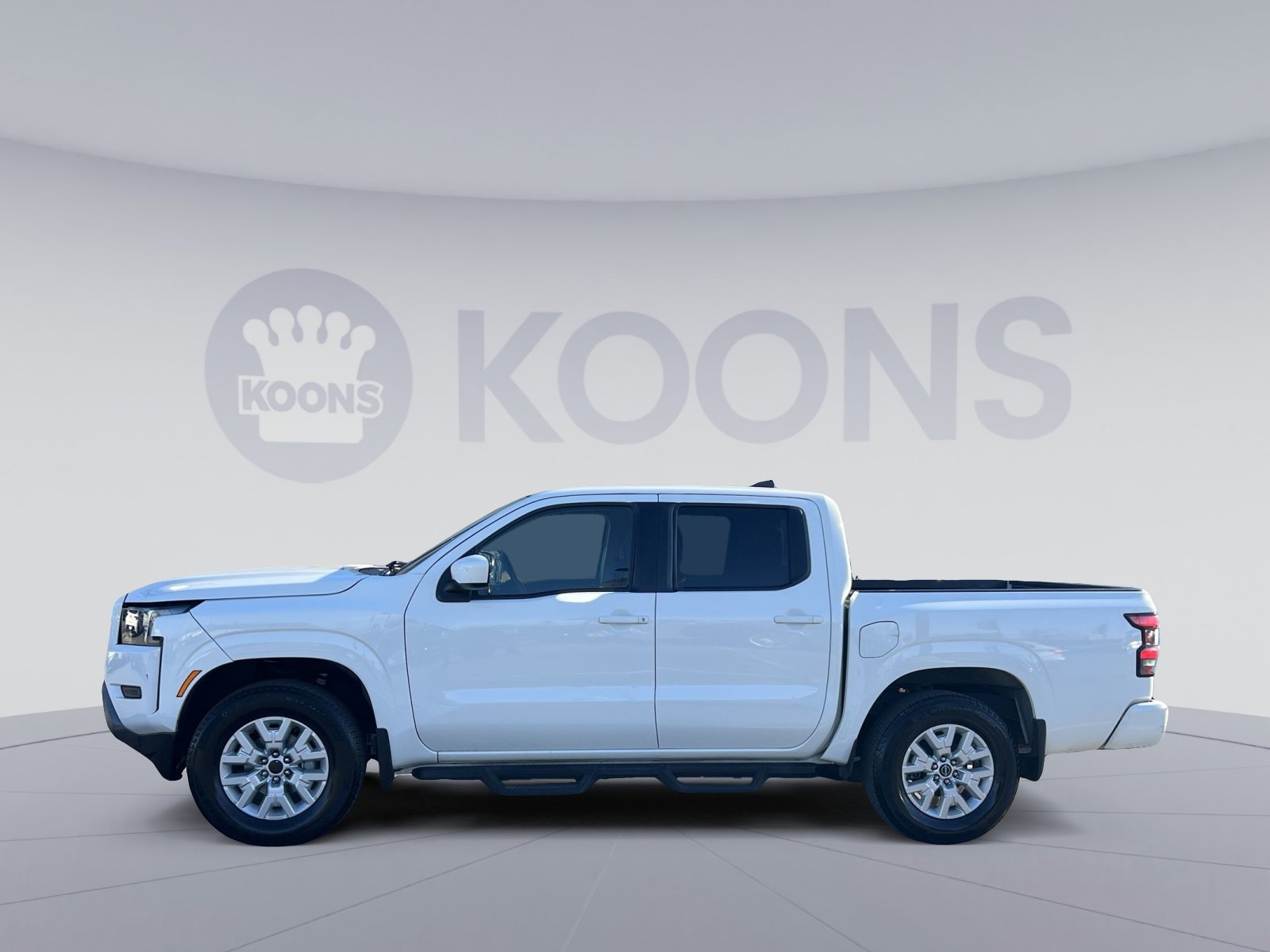 Used 2023 Nissan Frontier SV w/ Tow Package image 2