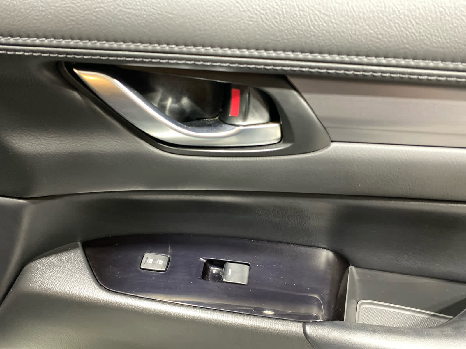 Used 2020 MAZDA CX-5 Touring image 29