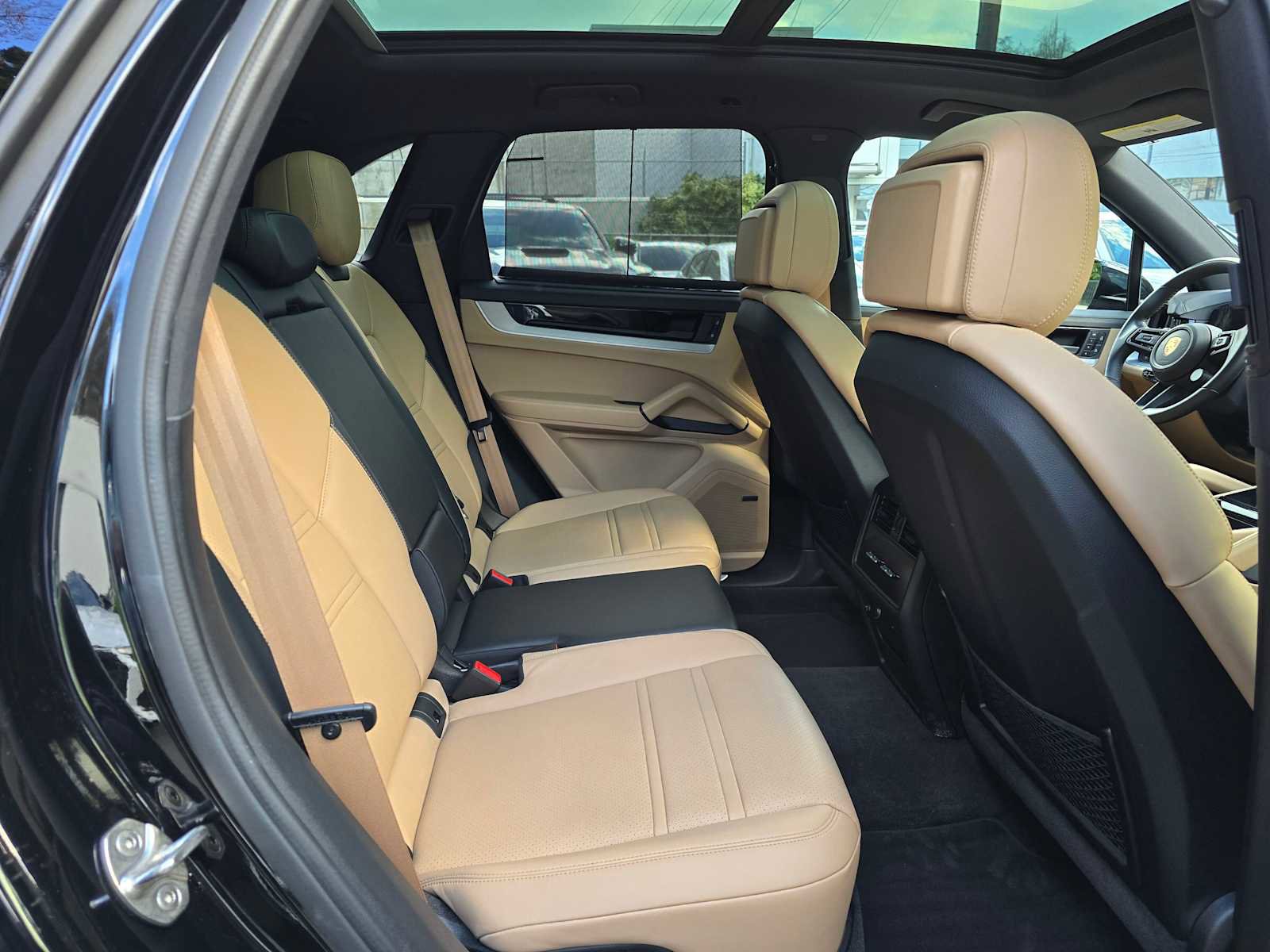 Used 2024 Porsche Cayenne S image 12