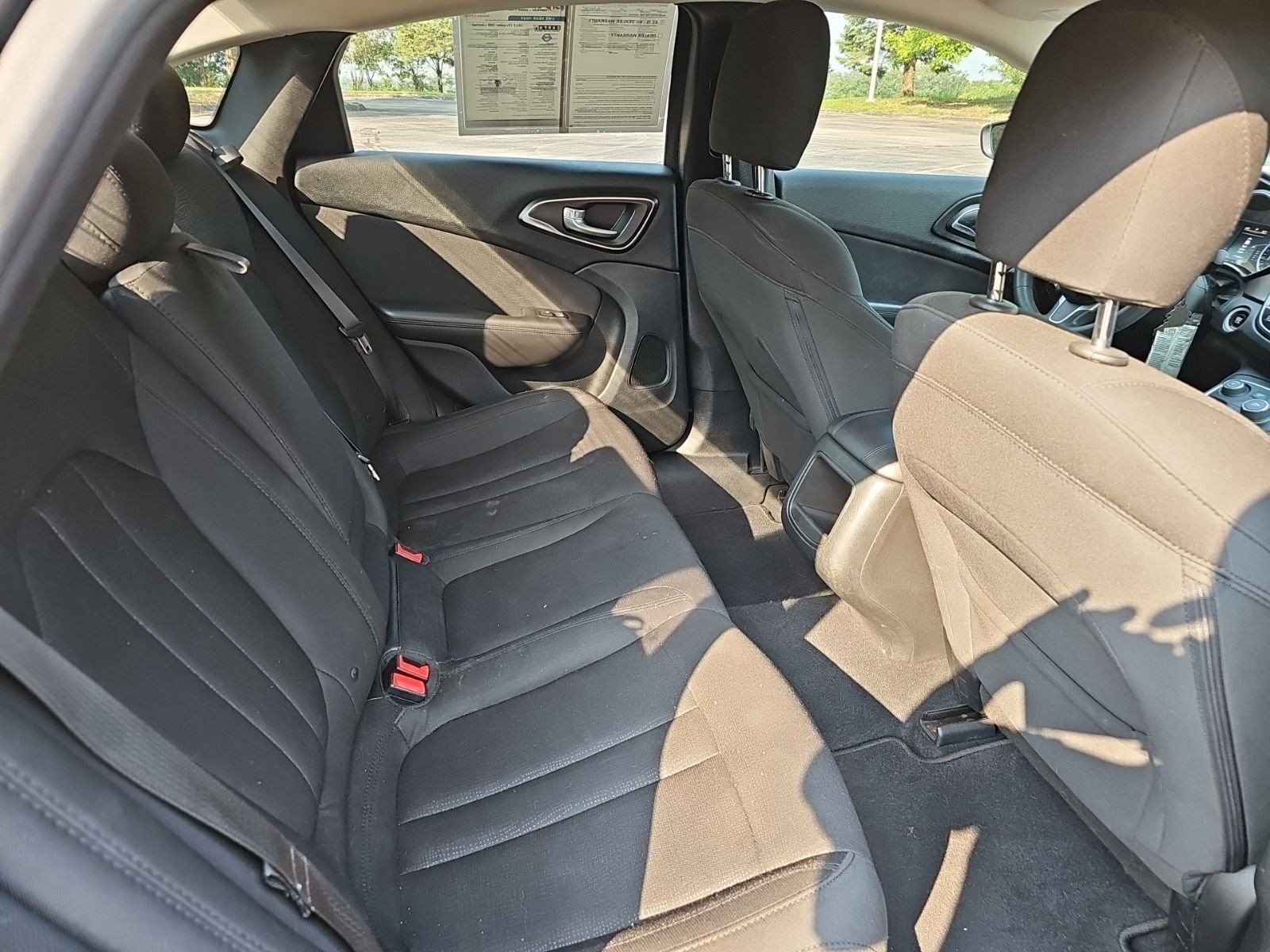Used 2015 Chrysler 200 Limited FWD image 16