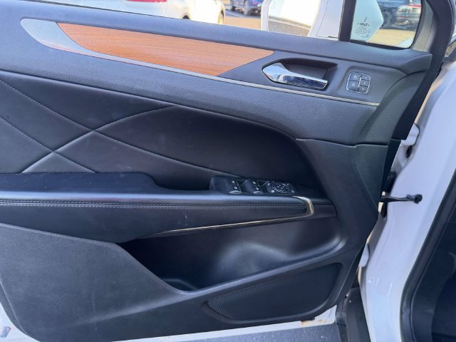 Used 2019 Lincoln MKC Select w/ Select Plus Package AWD/4WD image 15