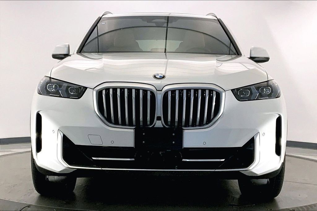 Used 2026 BMW X5 xDrive40i w/ Climate Comfort Package AWD/4WD image 2