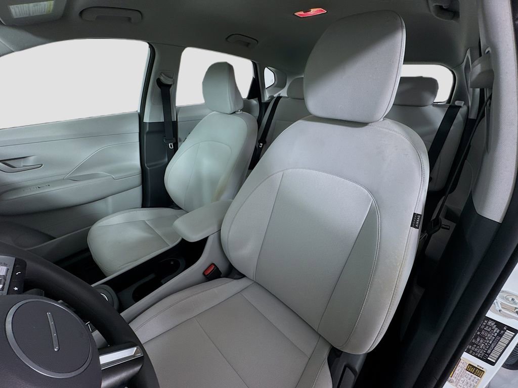 Certified 2025 Hyundai Kona SE image 21