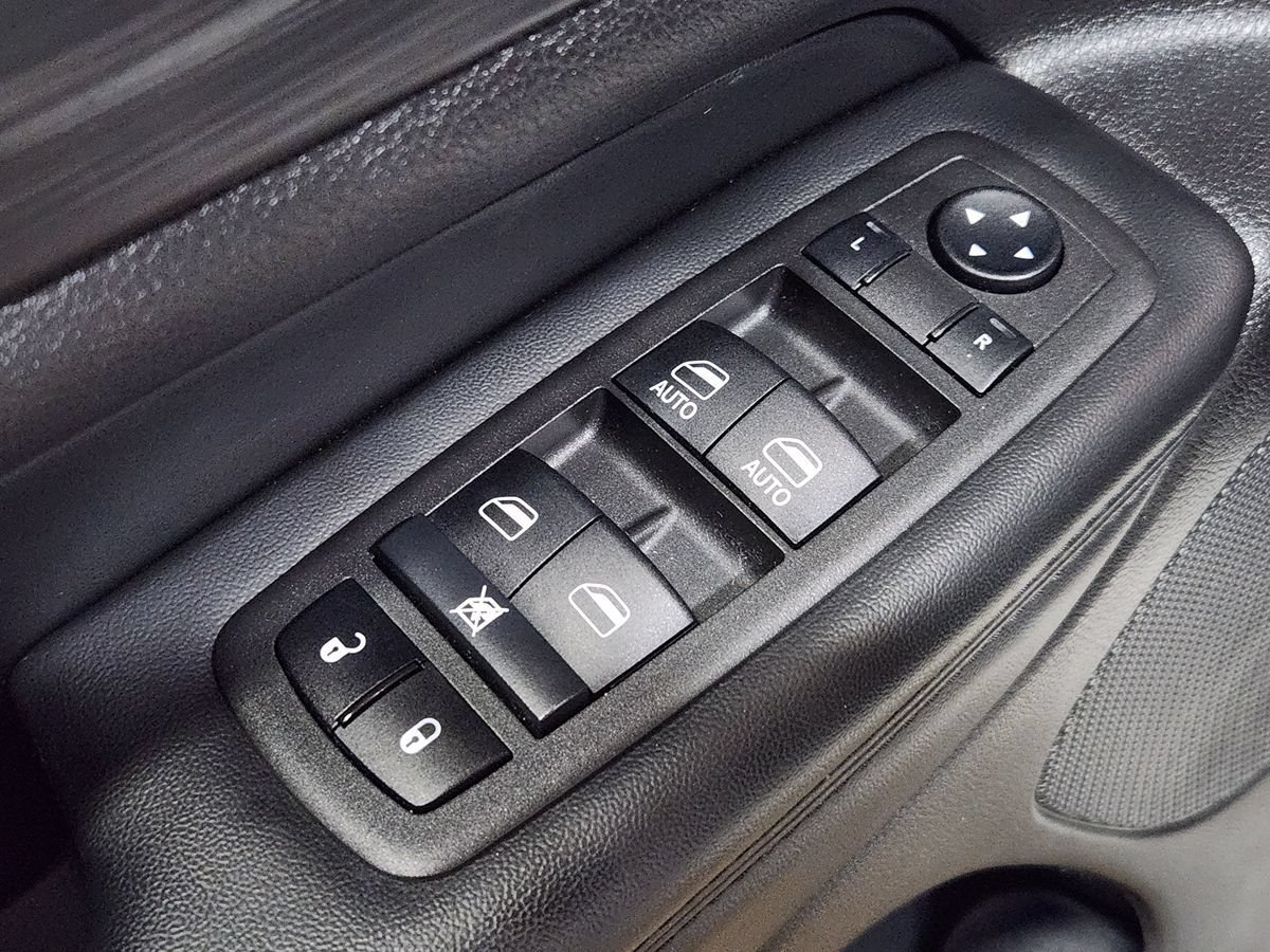 Used 2022 Jeep Grand Cherokee Laredo X AWD/4WD image 44