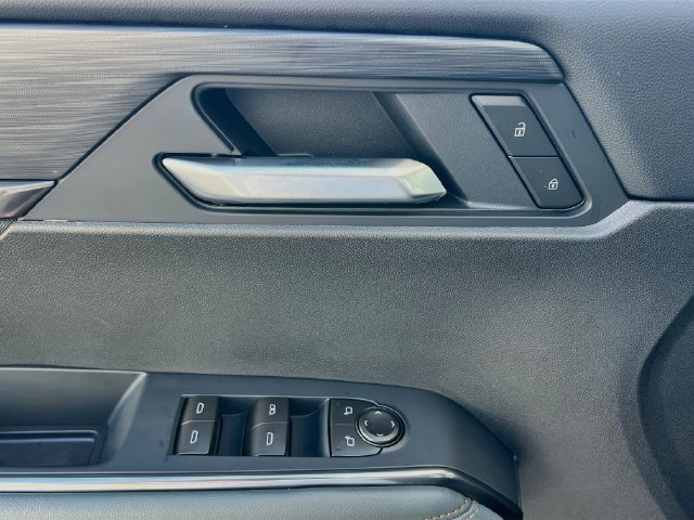 New 2027 GMC Acadia AT4 w/ Luxury Package AWD/4WD image 13