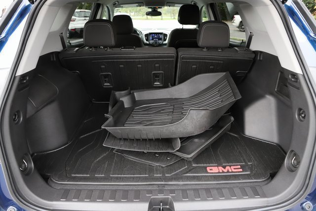 Used 2023 GMC Terrain SLE w/ Driver Convenience Package image 7