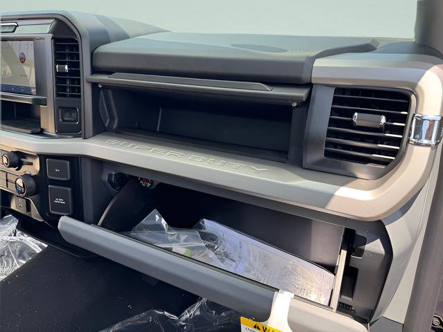 New 2025 Ford F550 4x4 Regular Cab Super Duty w/ XLT Value Package image 22