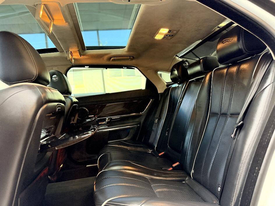 Used 2012 Jaguar XJ L Supercharged RWD image 22