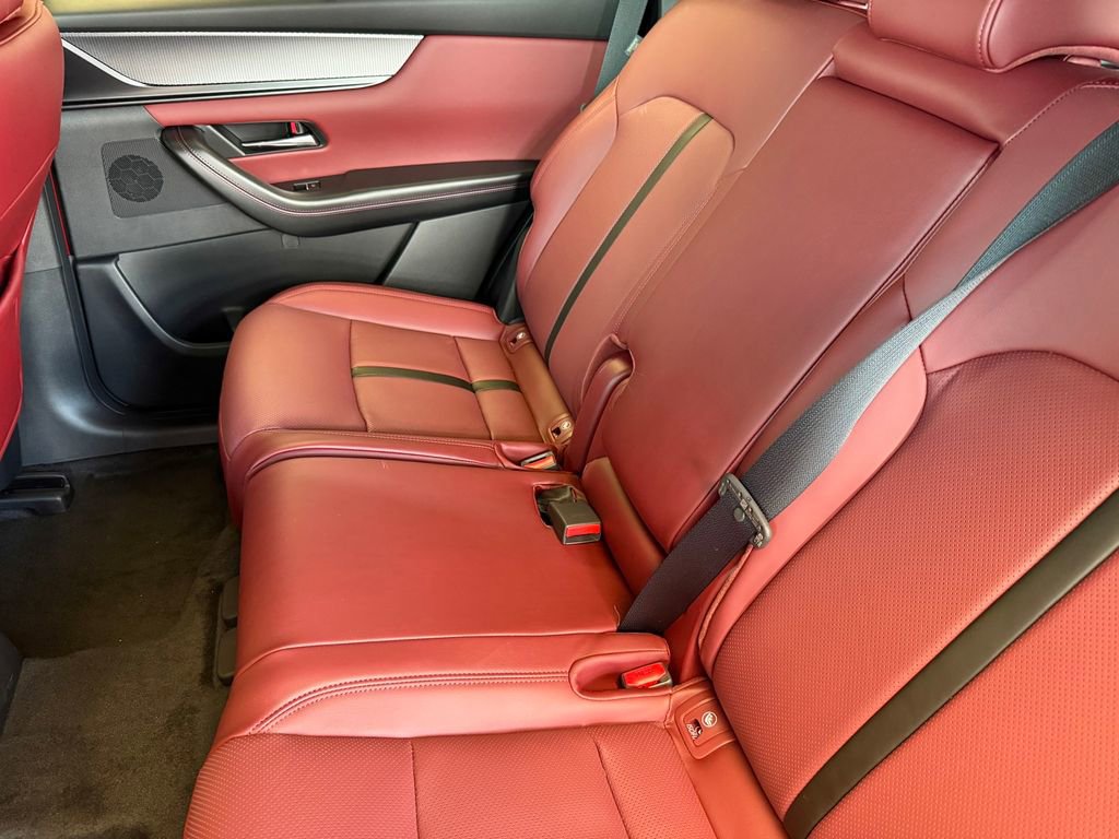 New 2025 MAZDA CX-70 Plug-In Hybrid w/ Premium Plus image 32