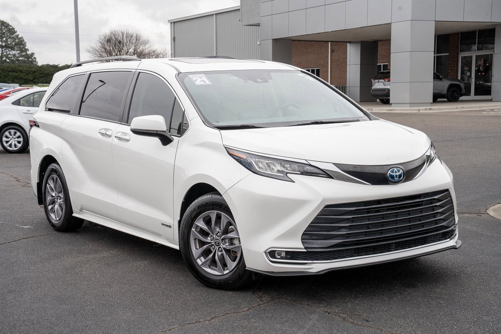 Used 2021 Toyota Sienna XLE