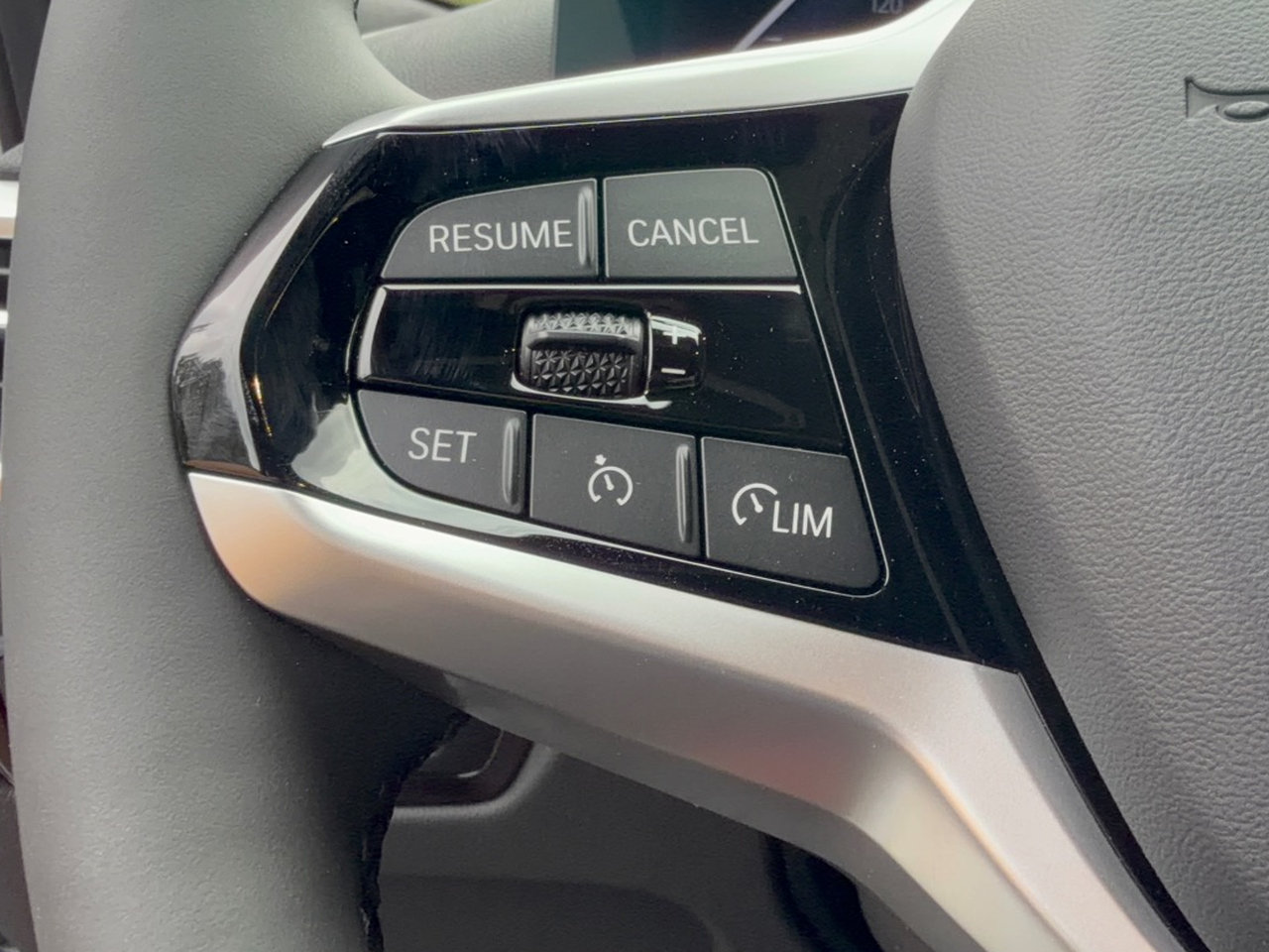 New 2026 BMW 330i xDrive Sedan w/ Premium Package AWD/4WD image 18