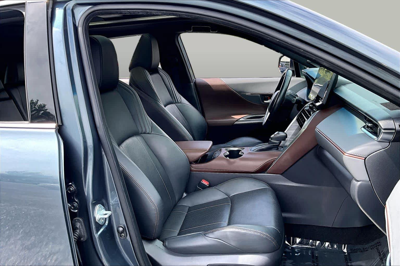 Used 2021 Toyota Venza Limited w/ Advanced Technology Package AWD/4WD image 9