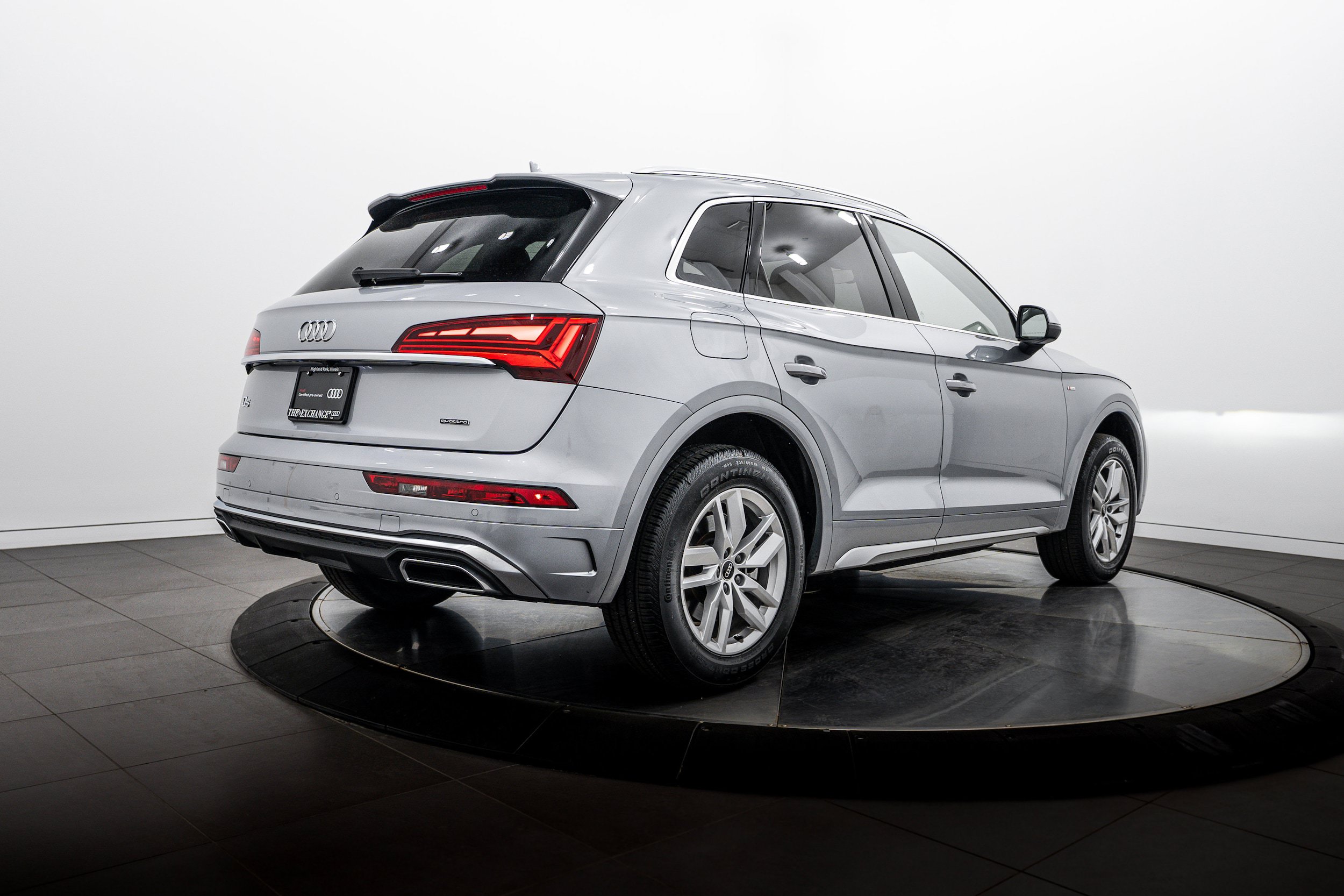 Certified 2023 Audi Q5 2.0T Premium w/ Convenience Package AWD/4WD image 4