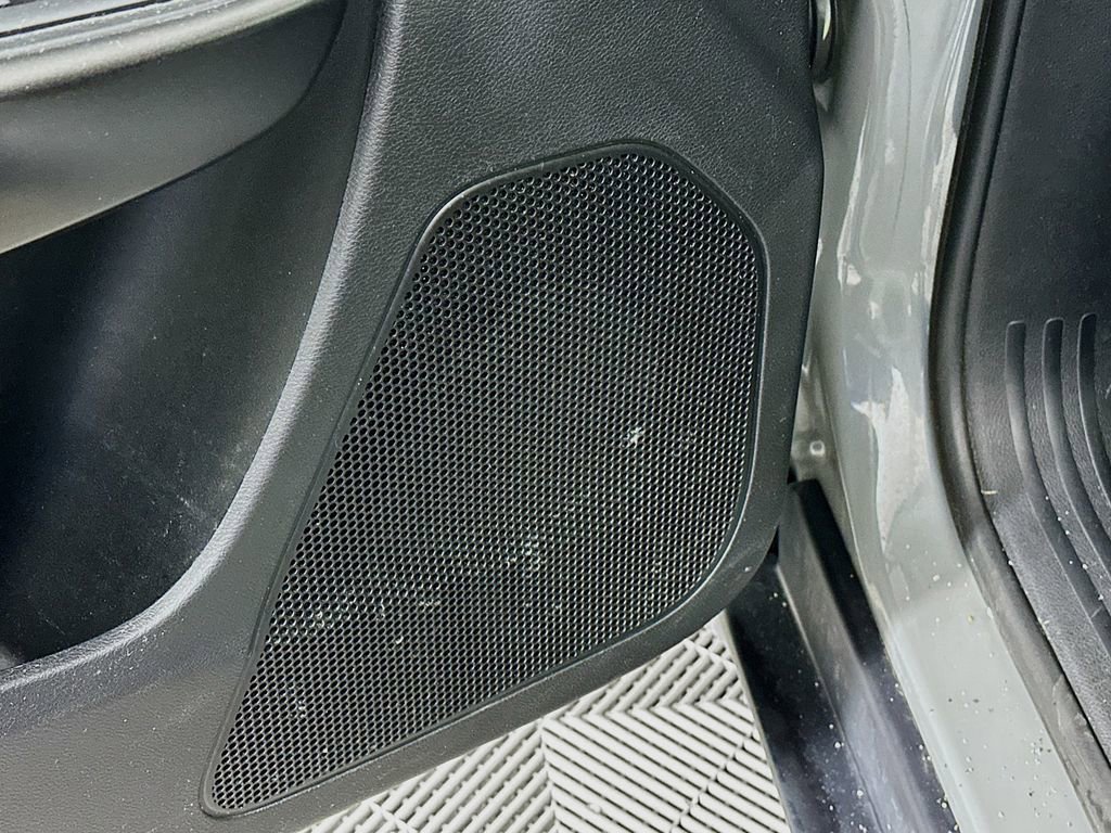 Used 2019 Jeep Cherokee Trailhawk w/ Cold Weather Group image 26