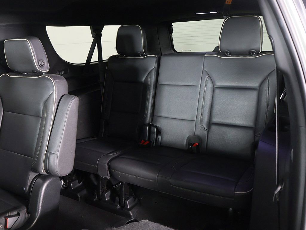 Used 2023 Chevrolet Suburban Premier AWD/4WD image 38