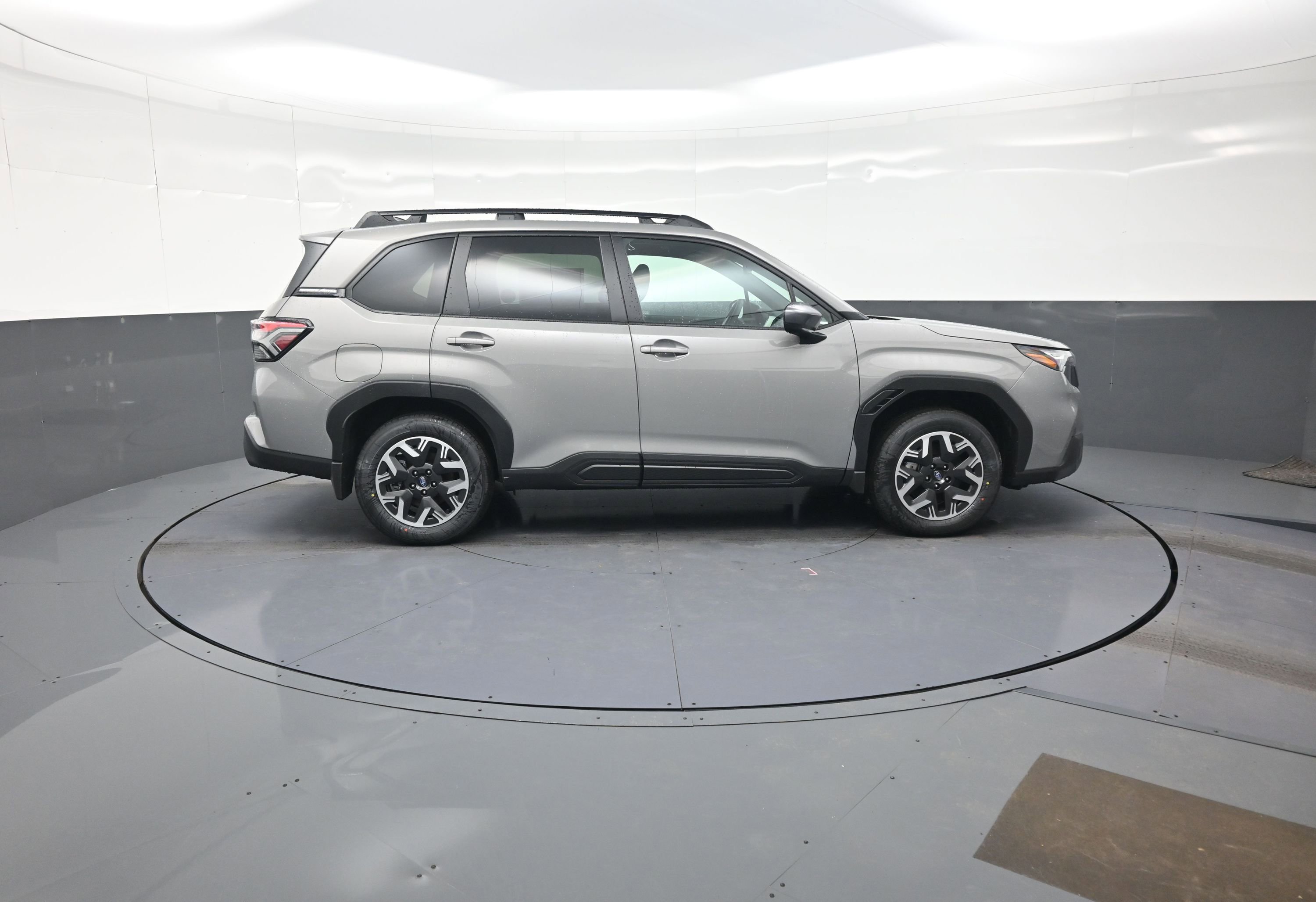 New 2026 Subaru Forester Premium AWD/4WD image 2