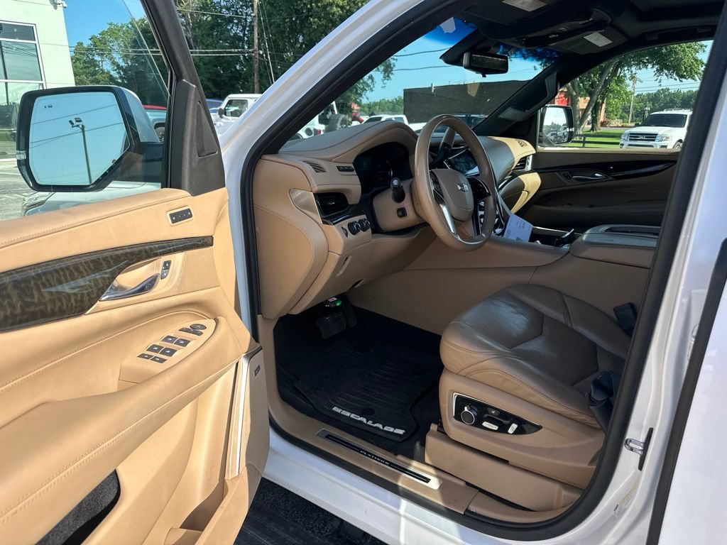 Used 2019 Cadillac Escalade ESV Platinum AWD/4WD image 5