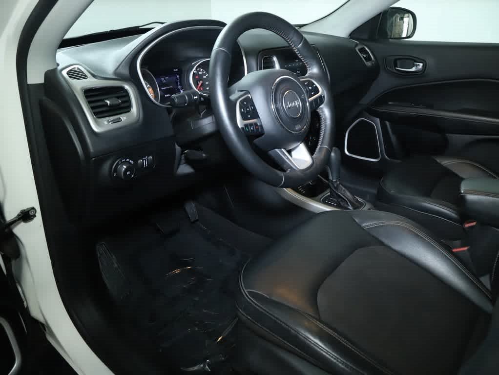 Used 2017 Jeep Compass Latitude w/ Popular Equipment Group AWD/4WD image 18