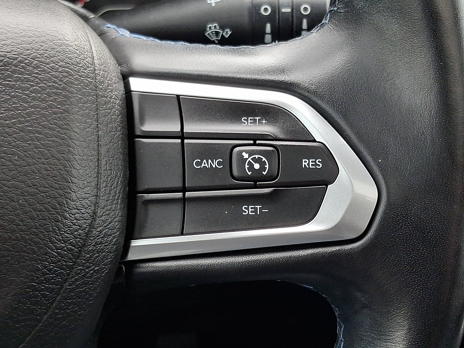 Used 2022 Jeep Compass Latitude w/ Sun and Sound Group AWD/4WD image 23