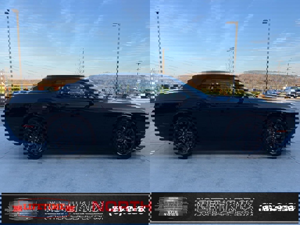 Used 2023 Dodge Challenger R/T w/ Blacktop Package image 19
