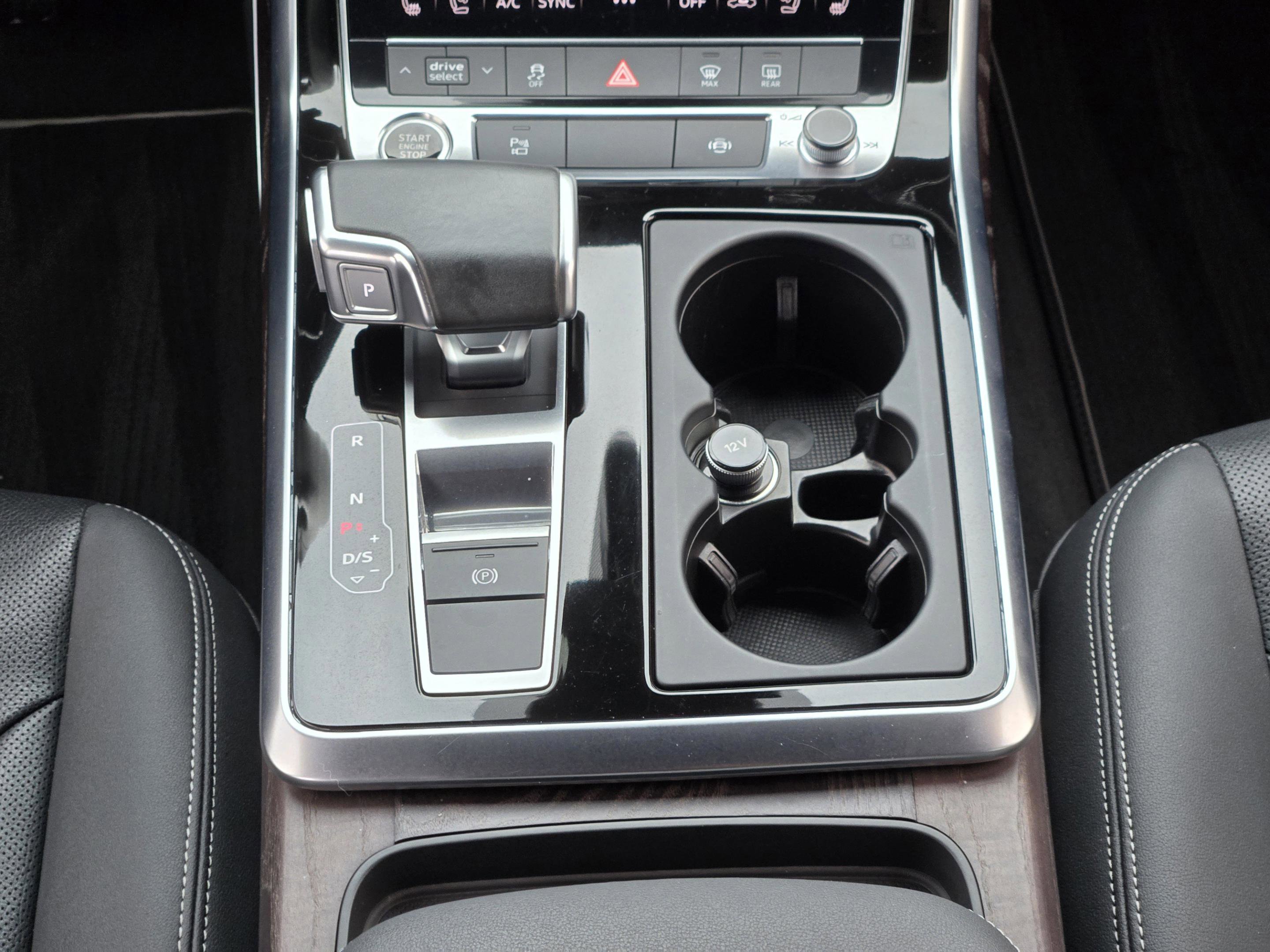 Used 2021 Audi Q8 Premium Plus w/ Premium Plus Package AWD/4WD image 17