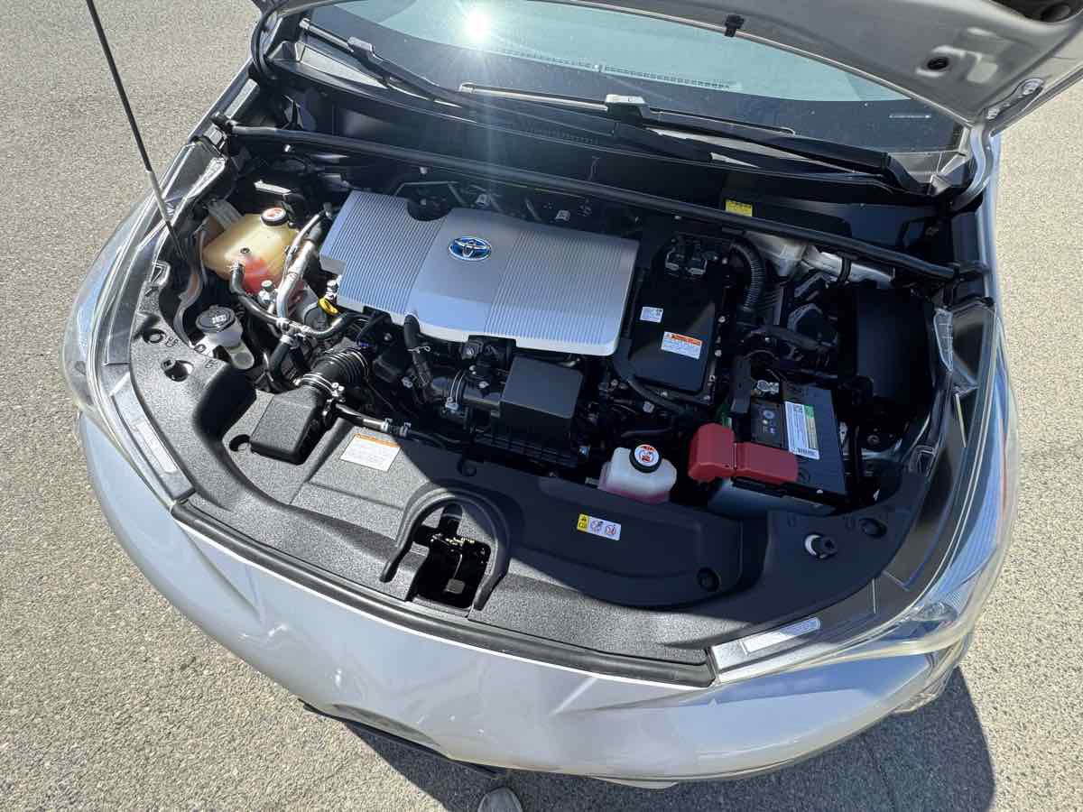 Used 2017 Toyota Prius Two w/ Prius Two Safety Plus Package FWD image 40
