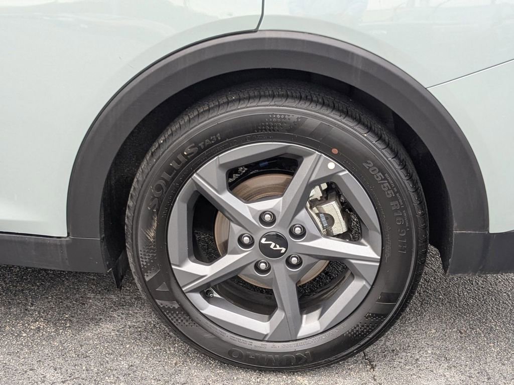 Used 2025 Kia K4 LXS image 25