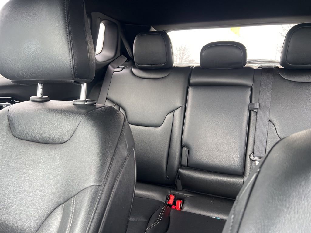 Used 2025 Jeep Compass Limited image 26